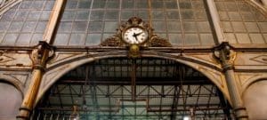 Anthropic, OpenAI, Google nelle aziende italiane: chi sta vincendo
